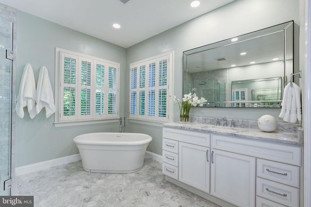 7927 SANDALFOOT DR, Potomac, MD 20854