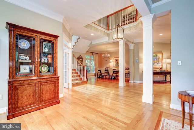 7927 SANDALFOOT DR, Potomac, MD 20854
