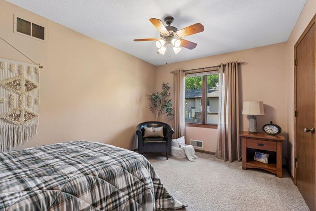 9558 Kingsview Lane N, Maple Grove, MN 55369