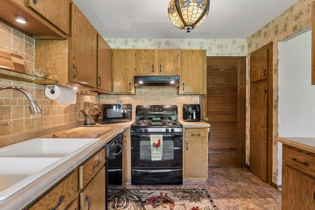 9558 Kingsview Lane N, Maple Grove, MN 55369
