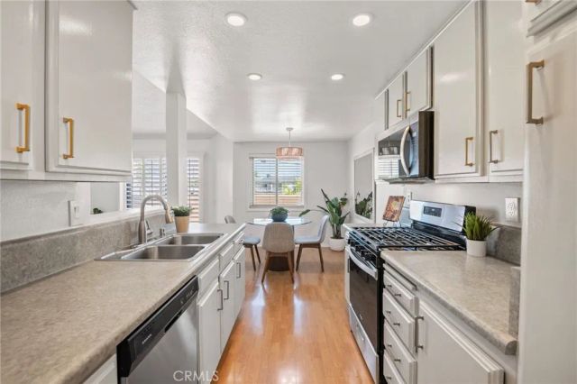 305 Coral Reef 4, Huntington Beach, CA 92648