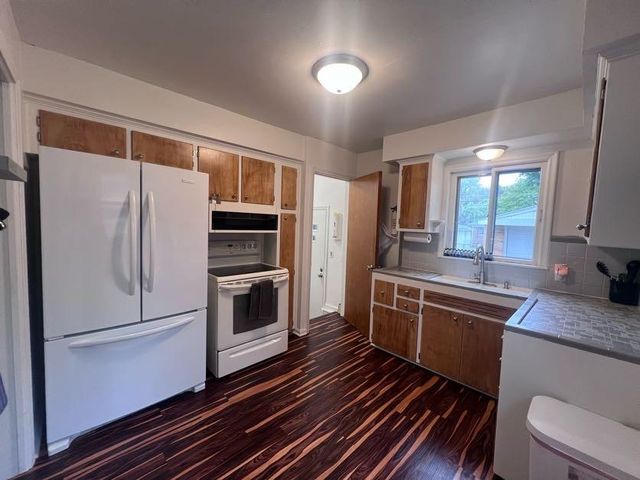 5413 Fleming Road, Flint, MI 48504