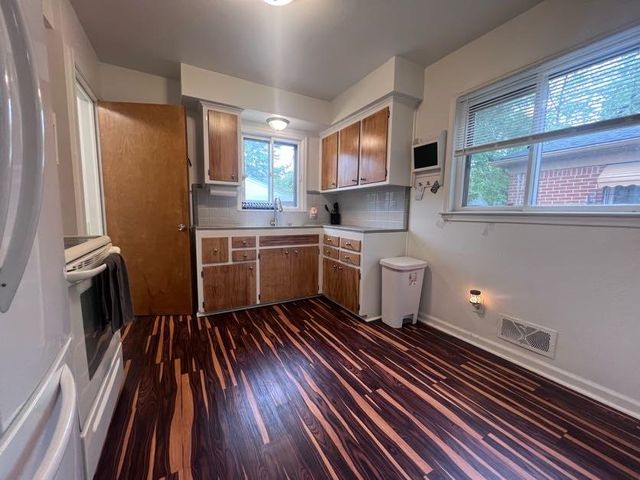 5413 Fleming Road, Flint, MI 48504