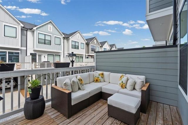 285 Walker Avenue, Roswell, GA 30076