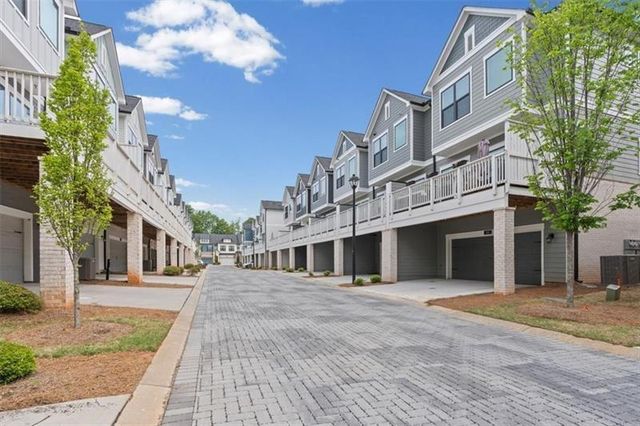 285 Walker Avenue, Roswell, GA 30076