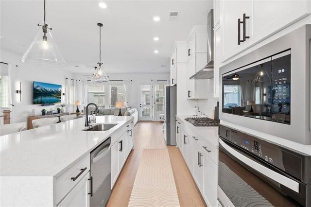 285 Walker Avenue, Roswell, GA 30076