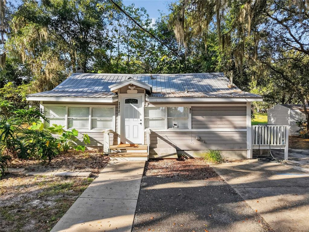111 E LADY LAKE BOULEVARD, Lady Lake, FL 32159