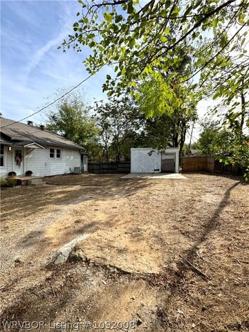 1600 S W Street, Fort Smith, AR 72901