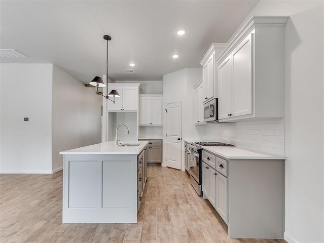 2600 Woods Edge Drive, Edmond, OK 73034