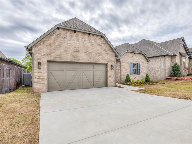 2600 Woods Edge Drive, Edmond, OK 73034