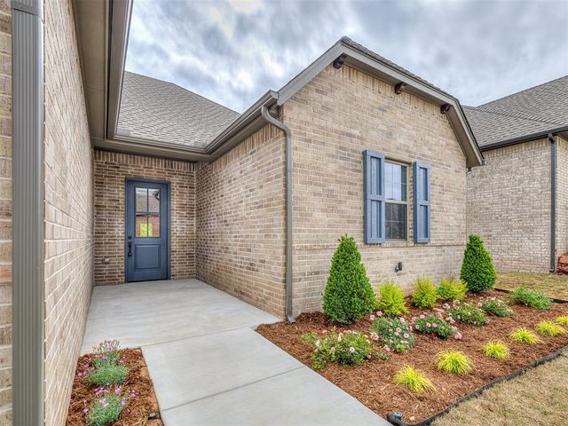 2600 Woods Edge Drive, Edmond, OK 73034