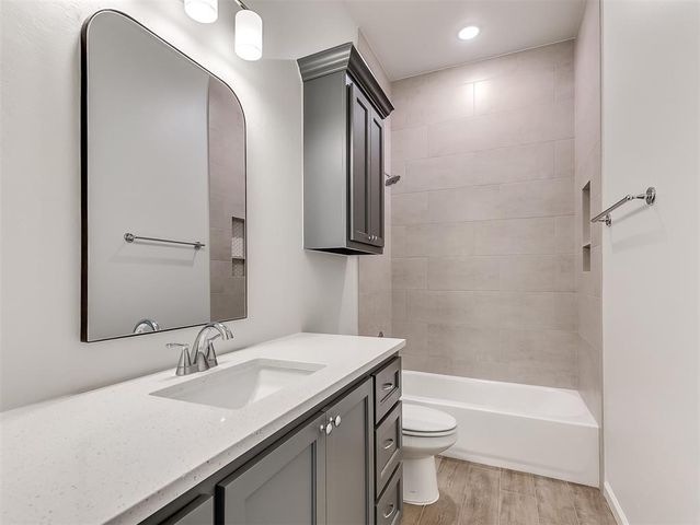 2600 Woods Edge Drive, Edmond, OK 73034