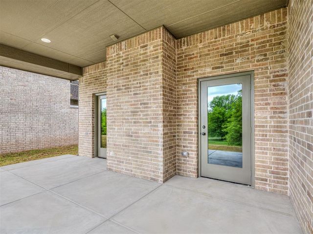 2600 Woods Edge Drive, Edmond, OK 73034