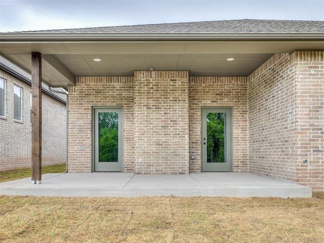 2600 Woods Edge Drive, Edmond, OK 73034