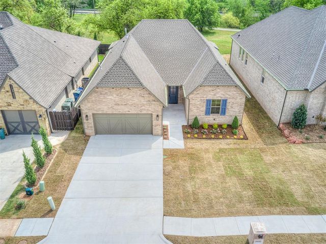 2600 Woods Edge Drive, Edmond, OK 73034