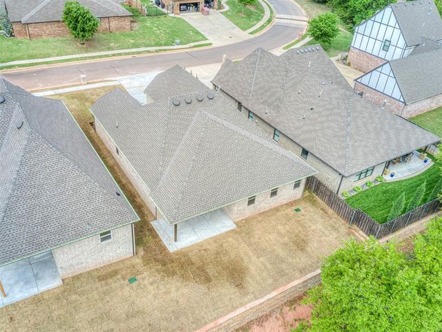 2600 Woods Edge Drive, Edmond, OK 73034