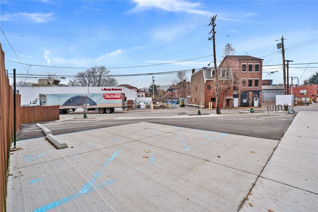 4746 Plummer Street, Lawrenceville, PA 15201