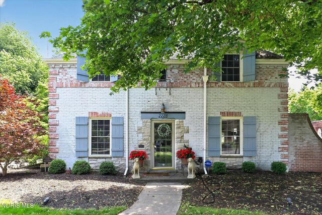 2228 Orchard Road, Ottawa Hills, OH 43606