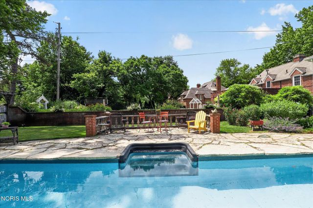 2228 Orchard Road, Ottawa Hills, OH 43606