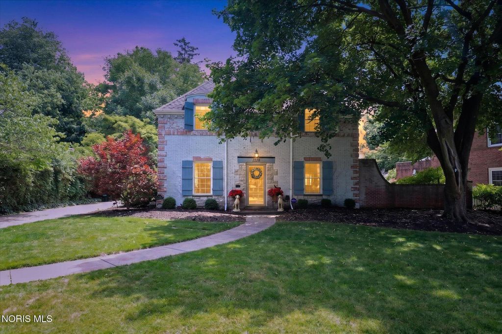 2228 Orchard Road, Ottawa Hills, OH 43606