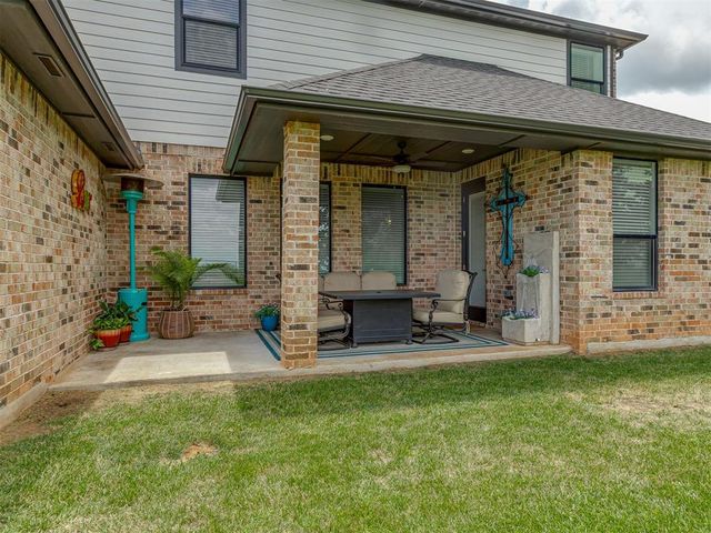 2244 Jackson Lane, Blanchard, OK 73010