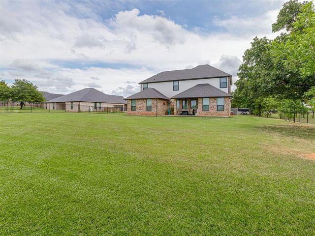 2244 Jackson Lane, Blanchard, OK 73010
