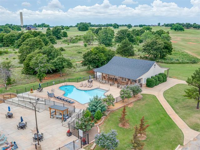 2244 Jackson Lane, Blanchard, OK 73010