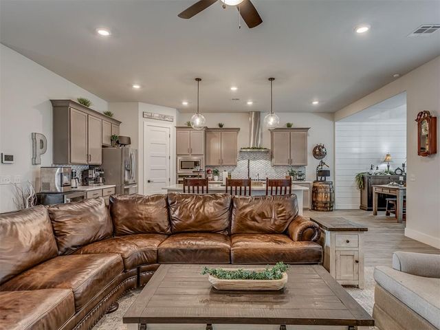 2244 Jackson Lane, Blanchard, OK 73010