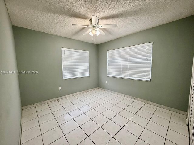913 NW 22nd Pl 0, Miami, FL 33125