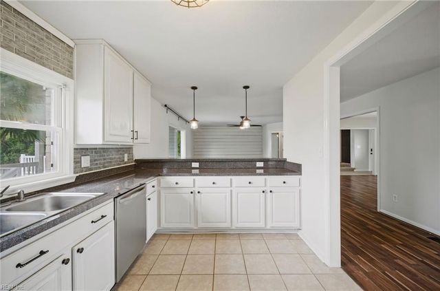 1833 Benefit RD, Chesapeake, VA 23322