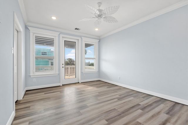 23401 4th Avenue, Galveston, TX 77554