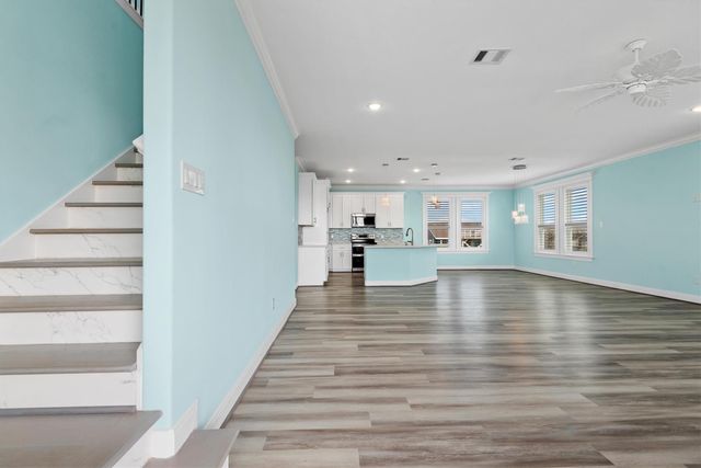 23401 4th Avenue, Galveston, TX 77554