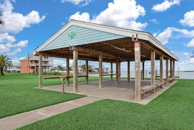 23401 4th Avenue, Galveston, TX 77554