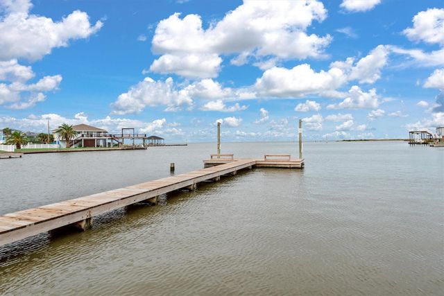 23401 4th Avenue, Galveston, TX 77554