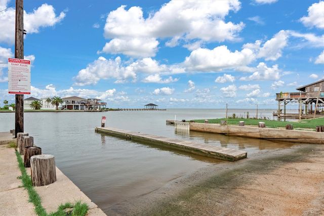 23401 4th Avenue, Galveston, TX 77554