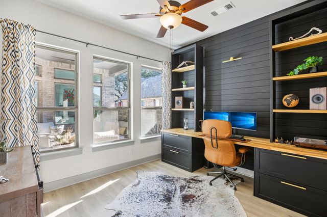 133 Lake Spring CIR, Georgetown, TX 78633