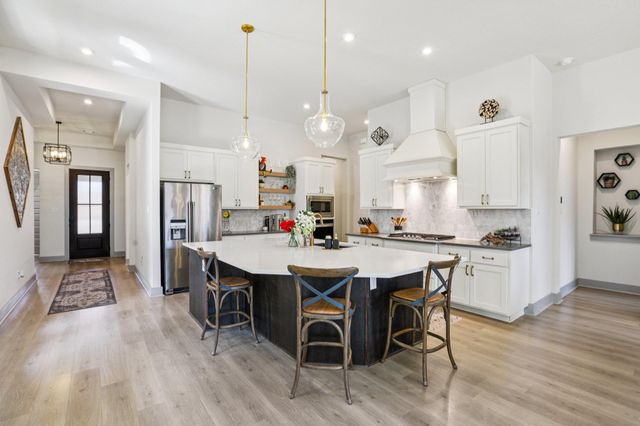 133 Lake Spring CIR, Georgetown, TX 78633