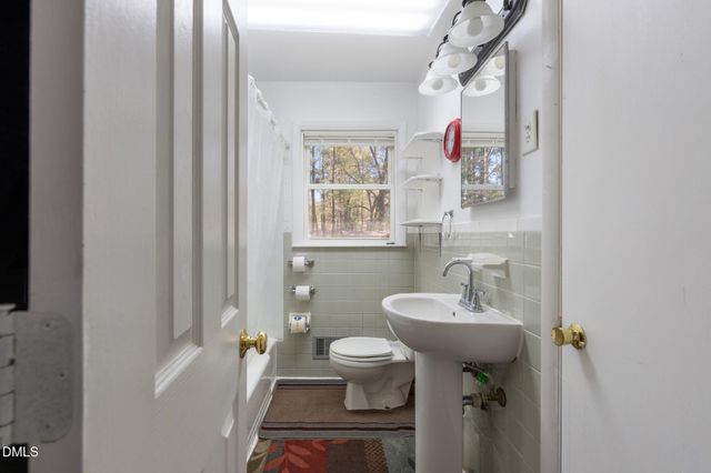 112 E Franklin Street, Zebulon, NC 27597