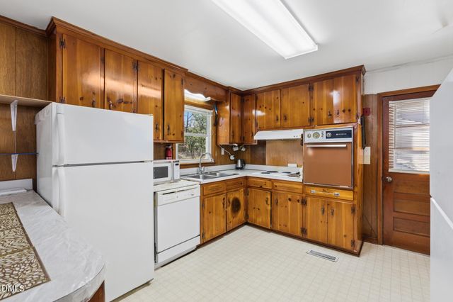 112 E Franklin Street, Zebulon, NC 27597