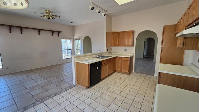 1712 Hudson River Road NE, Rio Rancho, NM 87144