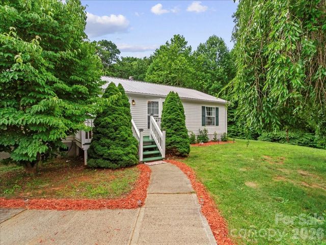 98 Cardinal Lane, Burnsville, NC 28714