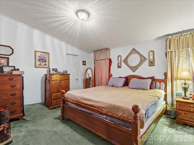 98 Cardinal Lane, Burnsville, NC 28714