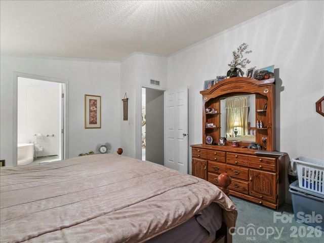 98 Cardinal Lane, Burnsville, NC 28714
