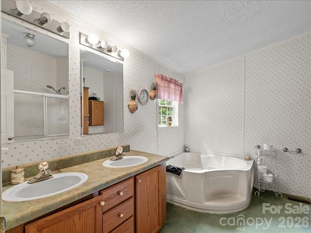 98 Cardinal Lane, Burnsville, NC 28714
