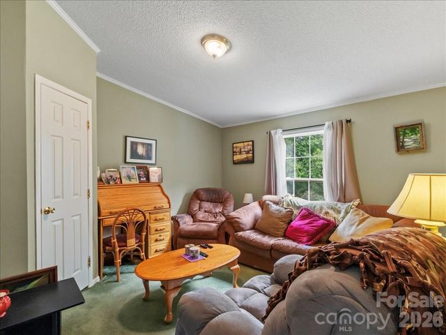98 Cardinal Lane, Burnsville, NC 28714