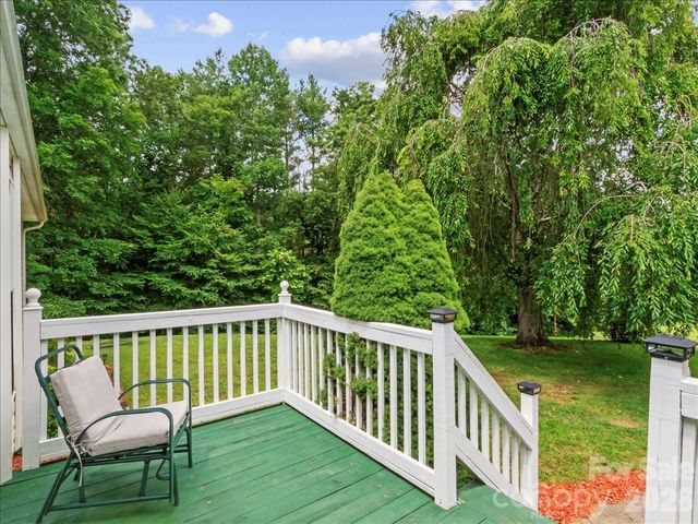 98 Cardinal Lane, Burnsville, NC 28714