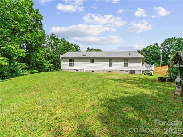 98 Cardinal Lane, Burnsville, NC 28714