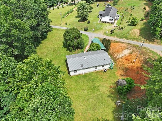 98 Cardinal Lane, Burnsville, NC 28714