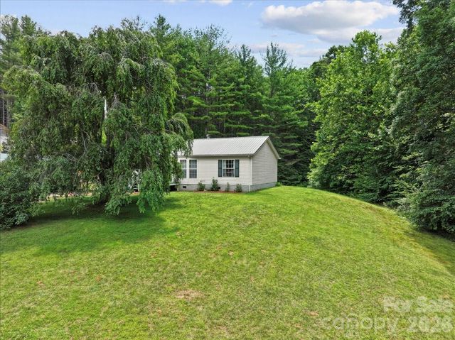 98 Cardinal Lane, Burnsville, NC 28714