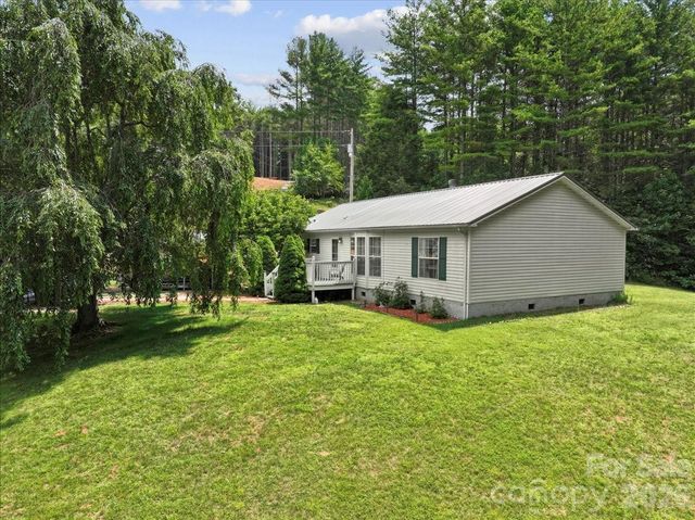 98 Cardinal Lane, Burnsville, NC 28714